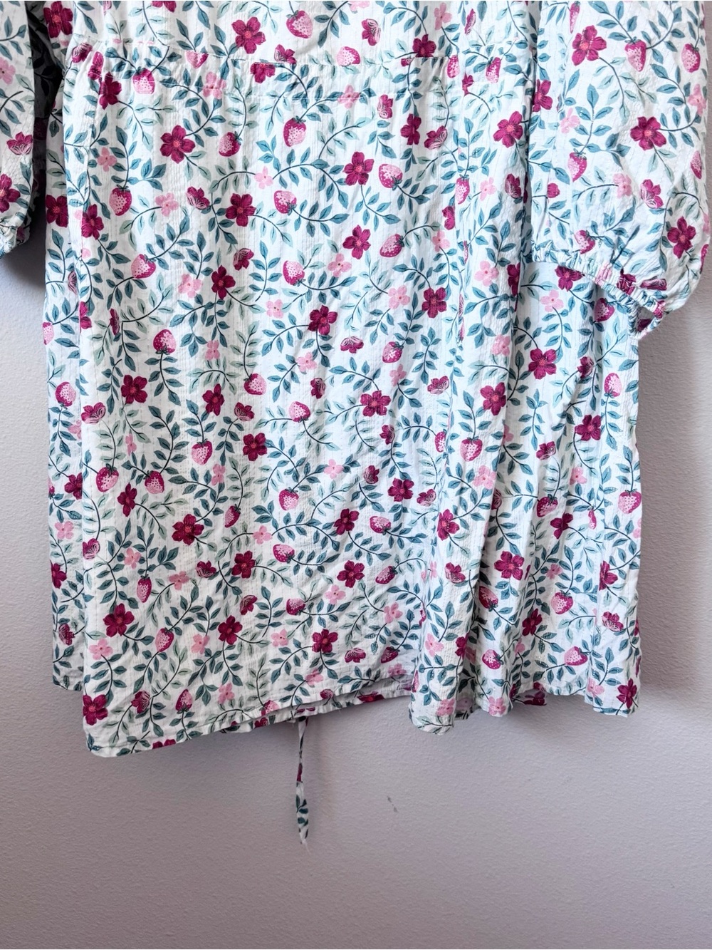 Draper JamesFloral Tie-Waist V-Neck Dress. Strawberry and floral print - Picture 10 of 10
